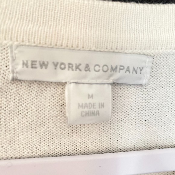 New York & Co Womens Cardigan Sweater Size Medium Silky Floral Front Knit Back - Picture 5 of 8